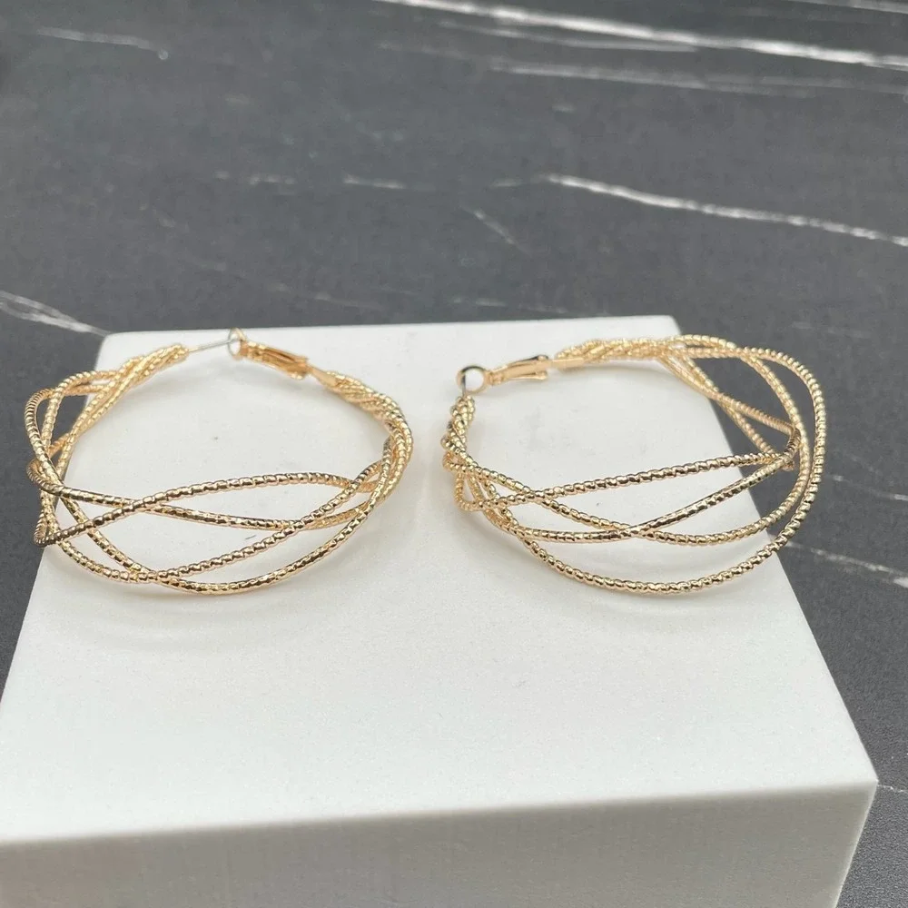 Contemporary Gold-Tone Textured Coral‎ Snake Wire Basket Weave Hoop Earrings